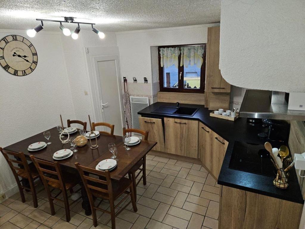La Maisonnee Heureuse 라브레세 외부 사진